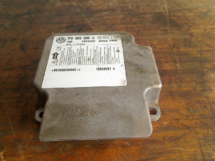 Module airbag d'un Volkswagen Touran, Autos : Pièces & Accessoires, Volkswagen, -, 3 mois de garantie, Utilisé