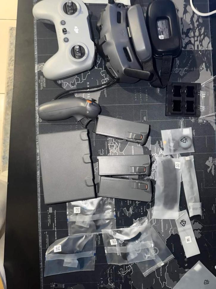 DJI Avata 2 Fly More Combo + extra Controller + Care Refresh, Audio, Tv en Foto, Drones, Zo goed als nieuw, Cameradrone, Topkwaliteit