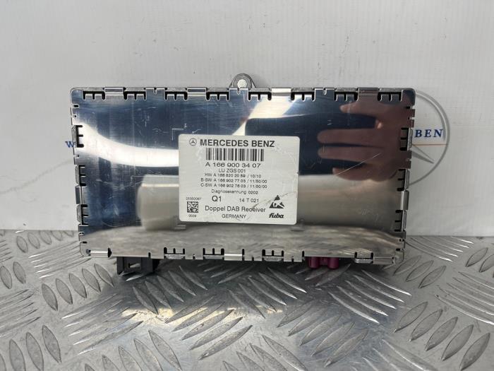 Module radio d'un Mercedes ML-Klasse, Autos : Pièces & Accessoires, Électronique & Câbles, Mercedes-Benz, Utilisé, 3 mois de garantie