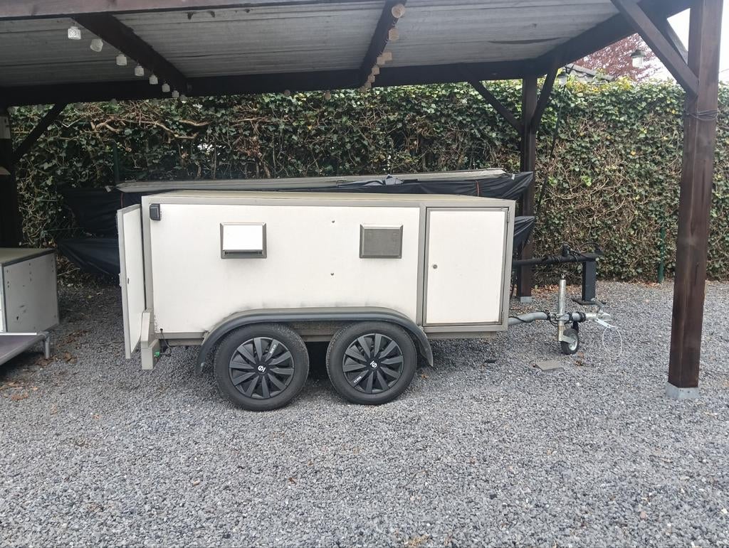 Hondenaanhangwagen, Enlèvement