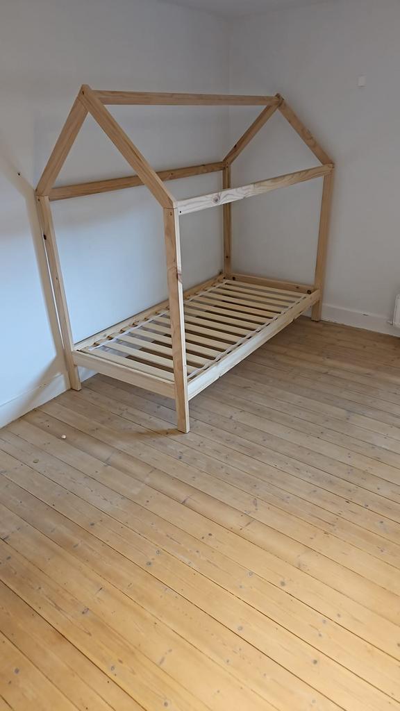 Lit cabane enfant en très bon état - A donner !, Antiquités & Art, Enlèvement