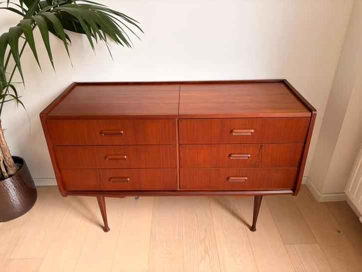Mid century commode 1960, Huis en Inrichting, Tafels | Bijzettafels, Zo goed als nieuw, Rechthoekig, 60 cm of meer, 75 cm of meer
