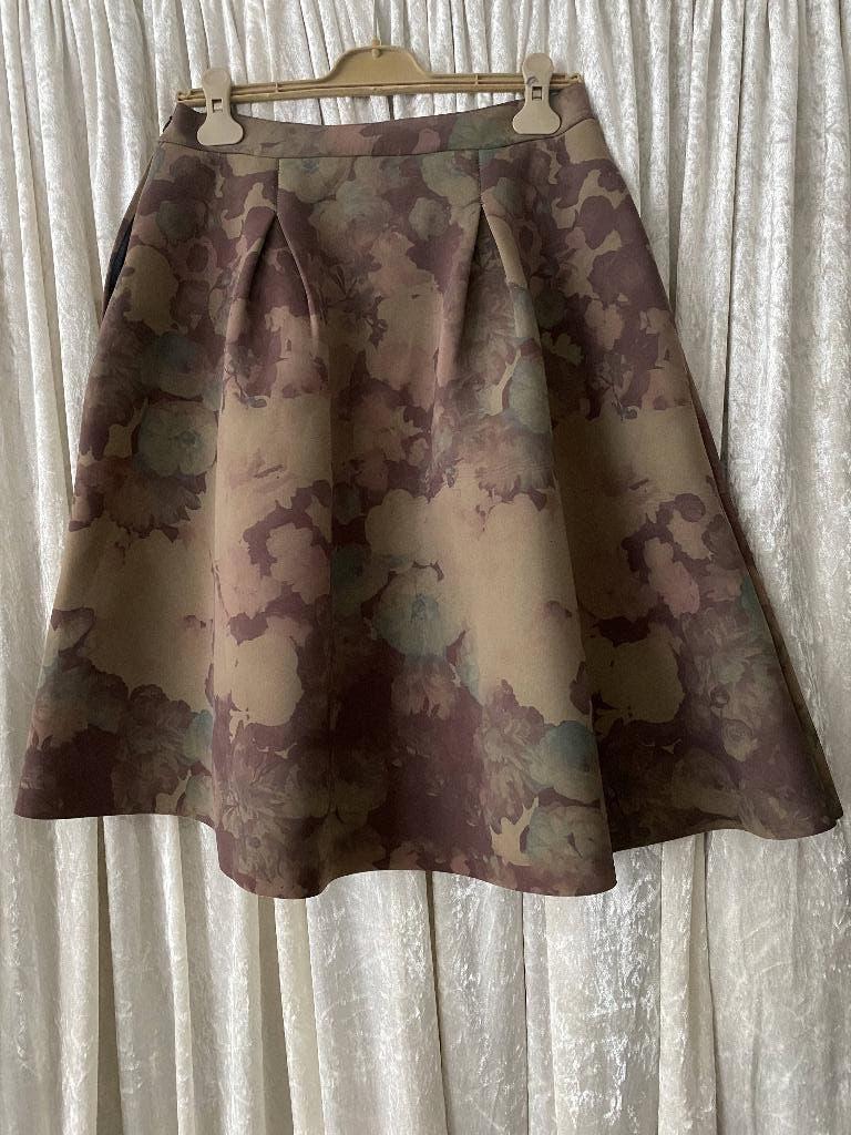 Essentiel Jupes femme longueur sous le genou 42, Vêtements | Femmes, Jupes, Autres couleurs, Enlèvement, Essentiel antwerp, Sous le genou