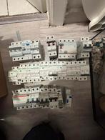 Lot disjoncteur et differentiel a vendr, Bricolage & Construction, Enlèvement ou Envoi, Comme neuf