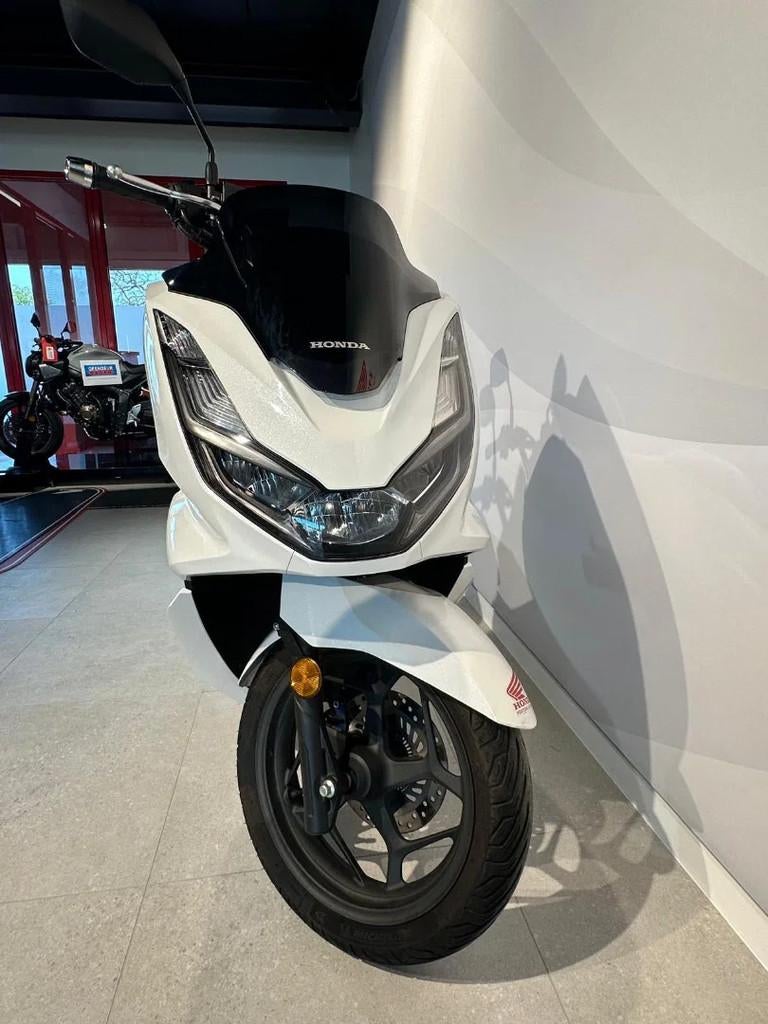 Honda PCX125 (bj 2021), Motoren, Scooter, Bedrijf, 125 cc, 11 kW of minder