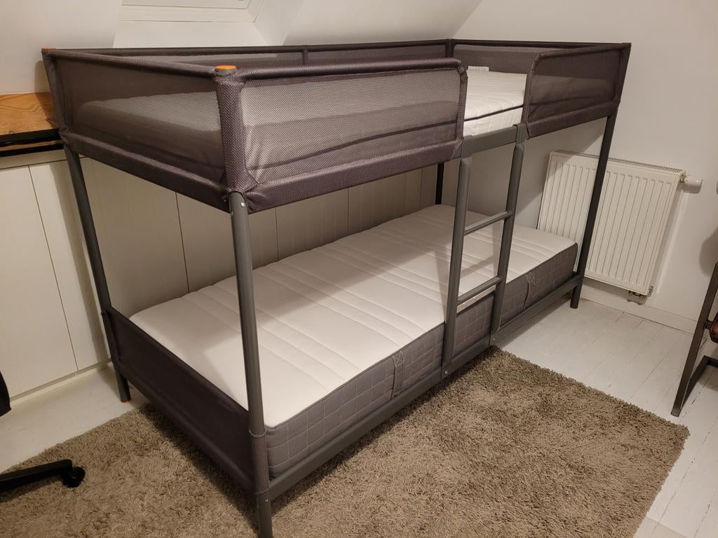 Ikea stapelbed + 1 matras, Huis en Inrichting, Slaapkamer | Stapelbedden en Hoogslapers, Ophalen, Stapelbed