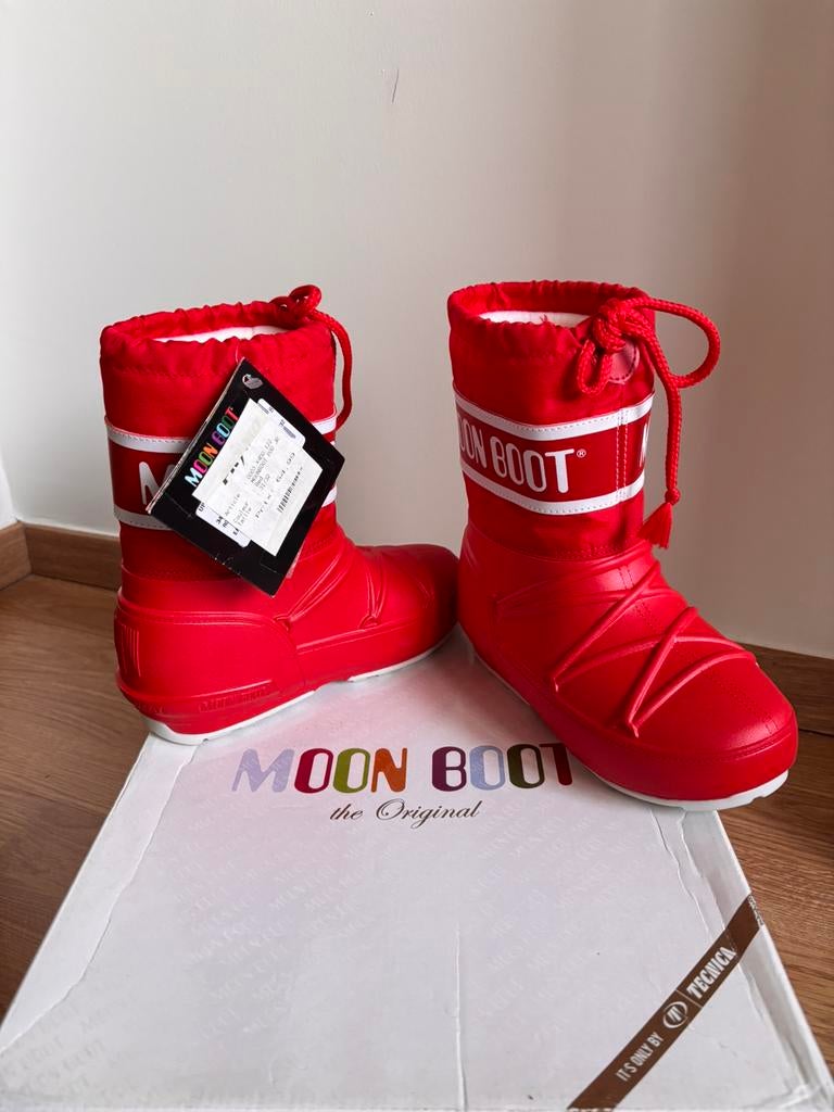 Nieuw Moon Boot nylon sneeuwlaarzen mt 31/32, Ophalen, Zo goed als nieuw