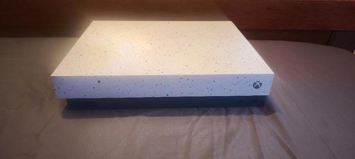 Xbox One X HYPERSPACE avec manettes GTA 5 et 3, Consoles de jeu & Jeux vidéo, Consoles de jeu | Xbox One, Comme neuf, Xbox One X