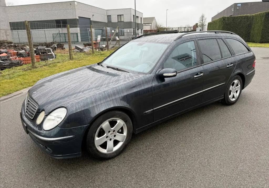Mercedes classe E - 220CDI - 2006, Auto's, Mercedes-Benz, Particulier, E-Klasse, Diesel, Euro 4, Break, 5 deurs, Automaat, Zwart