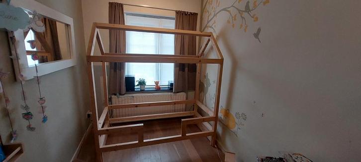 Kinderbed huisje 70x160 cm, Kinderen en Baby's, Kinderkamer | Bedden, Lattenbodem, Matras, Ophalen
