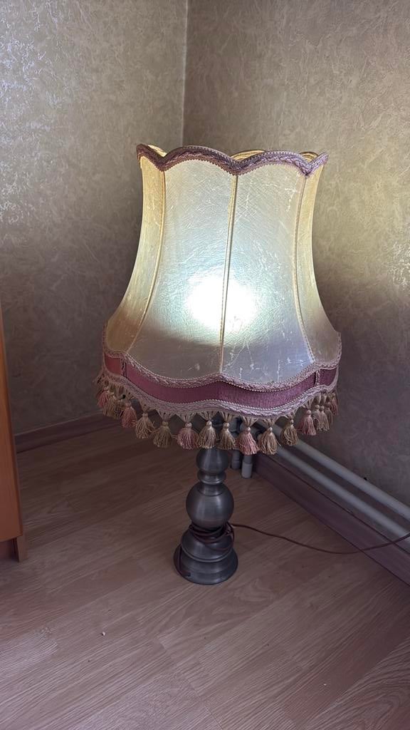 Tafellamp op tinnen voet, Ophalen