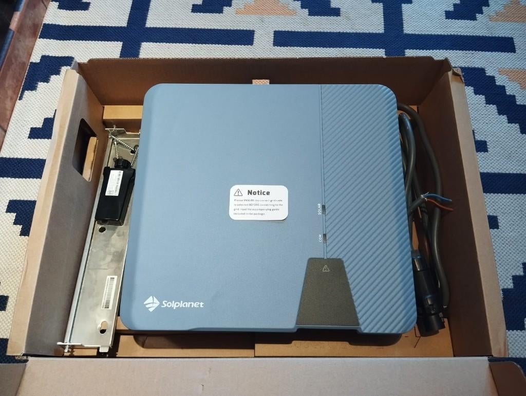 Omvormer zonnepanelen, Bricolage & Construction, Panneaux solaires & Accessoires, Enlèvement, Utilisé, Système complet, 200 watts-crêtes ou plus