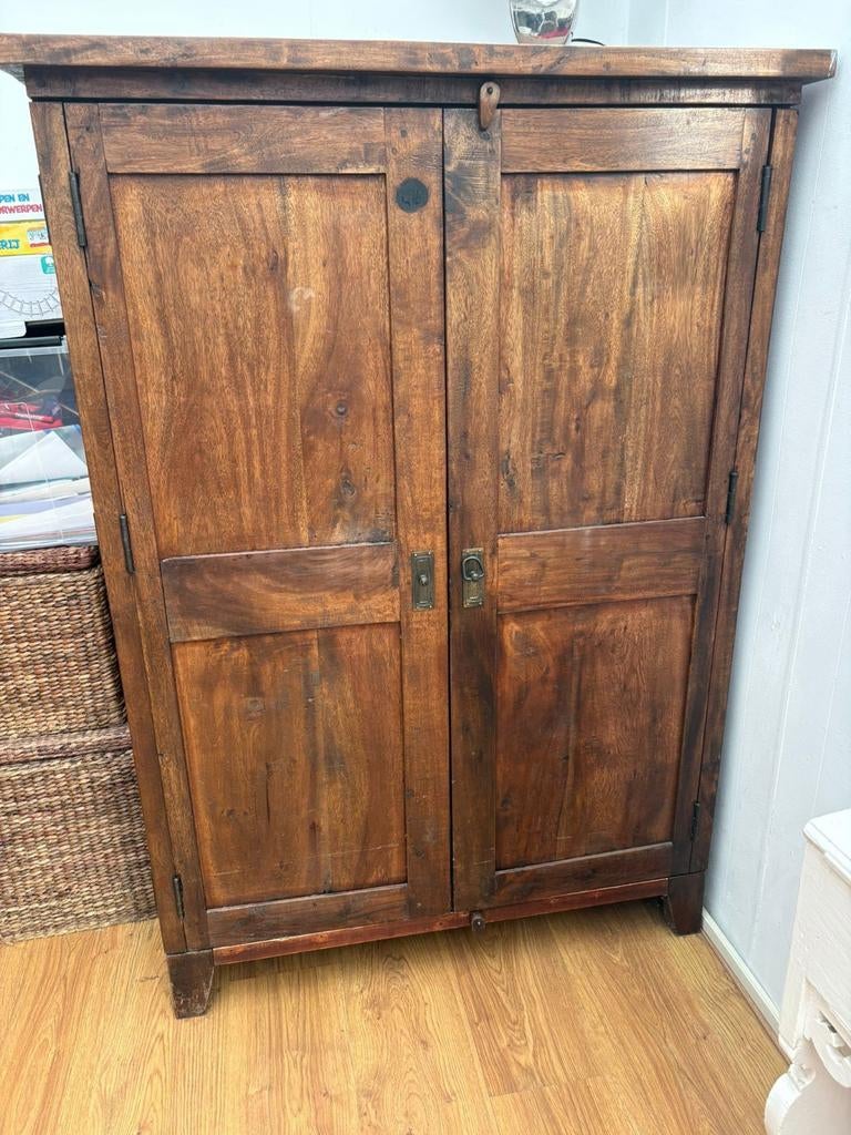 Mooie massief koloniaal eiken woonkamerkast. 1.40x1.00x0.65, Huis en Inrichting, Ophalen, Zo goed als nieuw