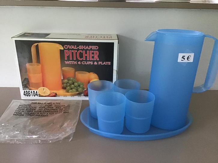 carafe ovale avec 4 tasses et bol et autres ustensiles, Maison & Meubles, Cuisine| Tupperware, Comme neuf, Balance, Enlèvement ou Envoi