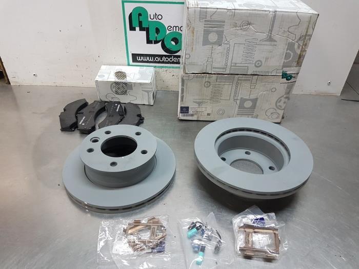 Disque + plaquette de frein avant d'un Mercedes Sprinter (Sp, Autos : Pièces & Accessoires, Freins & Transmission, Mercedes-Benz