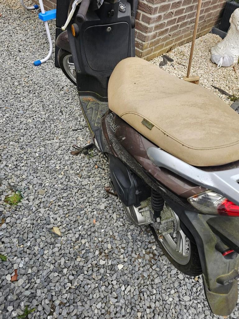 Scooter tweet zonder papieren geen sleutels geen papieren de, Vélos & Vélomoteurs, Scooters | Peugeot, Enlèvement