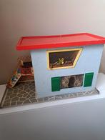 Oud poppenhuis jaren 60, Ophalen of Verzenden, Poppenhuis