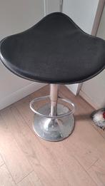 Barstoel, Ophalen, Gebruikt, In hoogte verstelbaar, 1 kruk