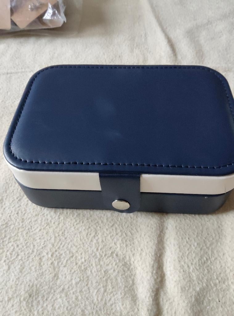 Boîte à bijoux avec bijoux, Bijoux, Sacs & Beauté, Bijoux anciens, Envoi, Autres matériaux, Autres types