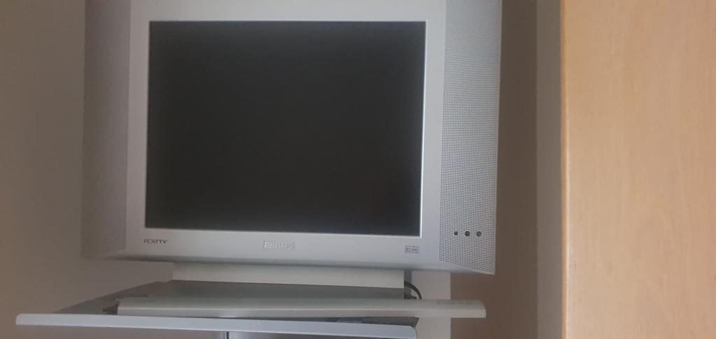 TV avec support mural, Enlèvement, Utilisé