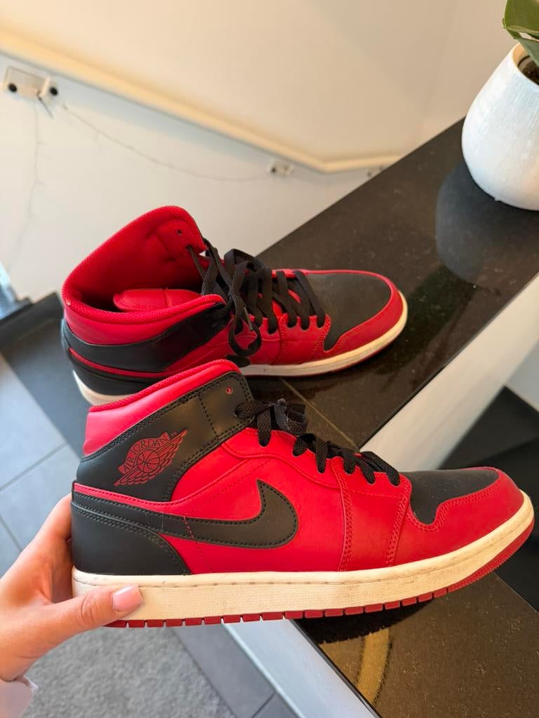 Nike Air Jordan 1 Mid maat 45, Sports & Fitness, Basket, Enlèvement, Comme neuf, Chaussures