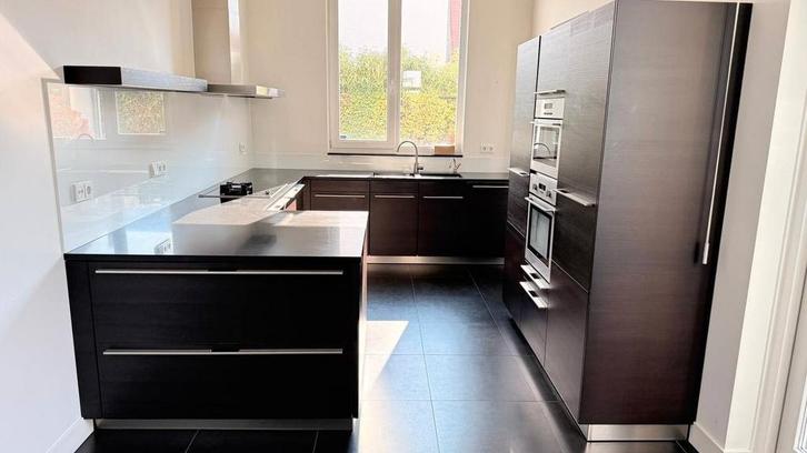 #38 Cuisine équipée en L + colonnes, Maison & Meubles, Cuisine | Cuisines complètes, Cuisine d'angle, Granit ou Pierre, Enlèvement