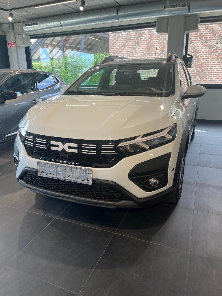 Dacia Sandero Stepway Automaat, Auto's, Dacia, Bedrijf, Te koop, Sandero, ABS, Achteruitrijcamera, Airbags, Airconditioning, Android Auto