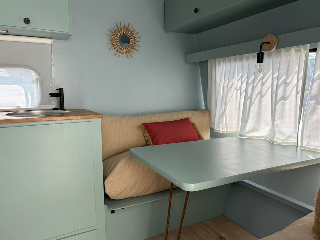 Huur onze gerenoveerde retro Knaus caravan van <750kg, Particulier, Réfrigérateur