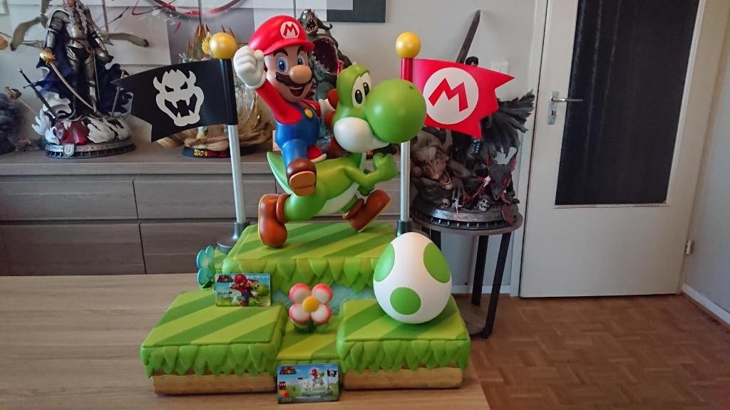 Mario & Yoshi Definitive Edition - First4Figures, Collections, Statues & Figurines, Comme neuf, Enlèvement