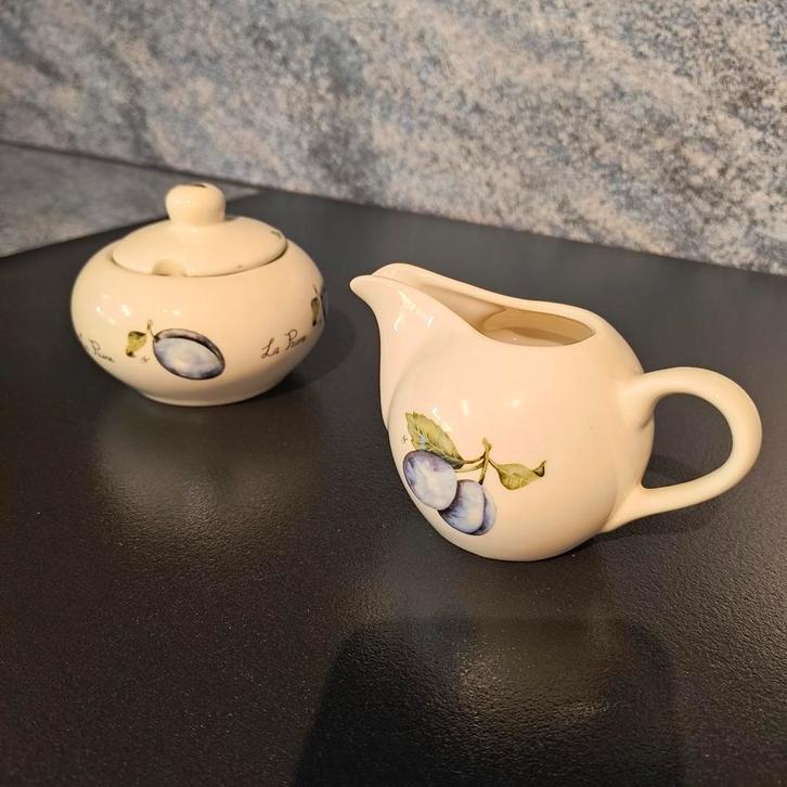 Melk en suiker pot, la prune, Huis en Inrichting, Keuken | Servies, Ophalen of Verzenden