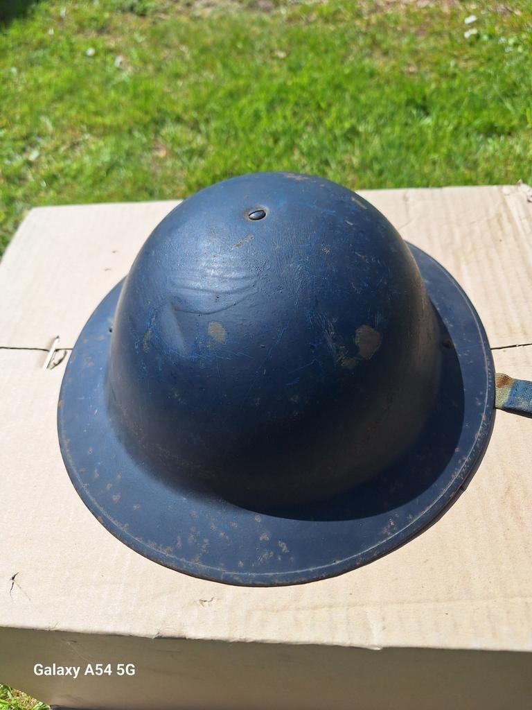 Helm belgisch leger naoorlogs, Ophalen