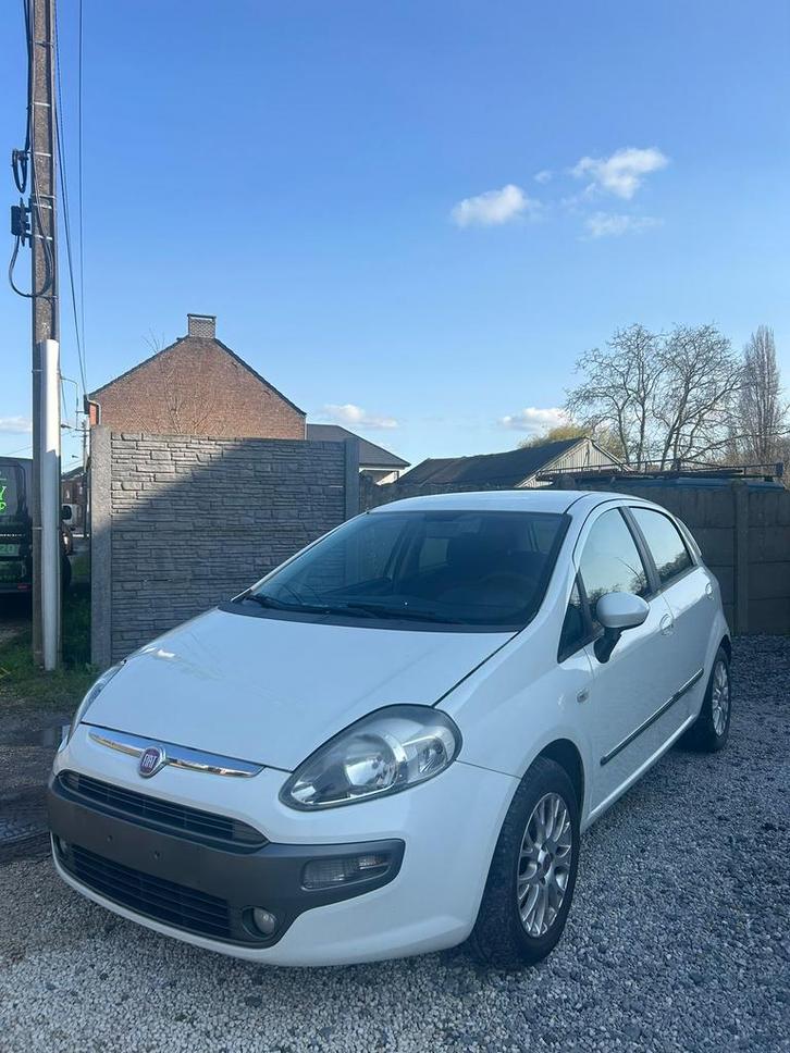 Fiat punto evo 2010, Autos, Fiat, Particulier, Punto, Vitres électriques, Diesel, Euro 4, 5 portes, Blanc, Autres couleurs, Enlèvement