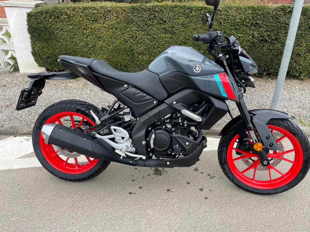 Mt 125 etat  neuf avec 2700 kms, Motos, Particulier, Neuf, ABS