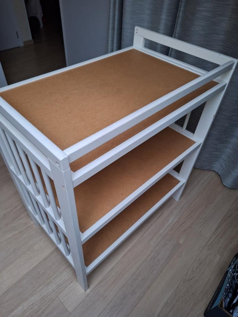 Verzorgingstafel, Enlèvement