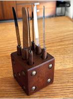 Vintage Dobbelsteen met botermessen, Ophalen of Verzenden