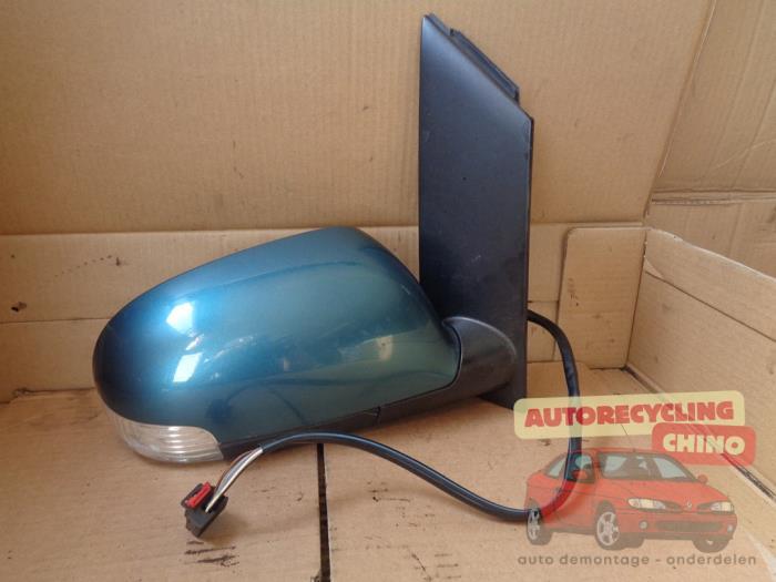 Rétroviseur extérieur droit d'un Volkswagen Touran, Volkswagen, -, 3 mois de garantie, Utilisé
