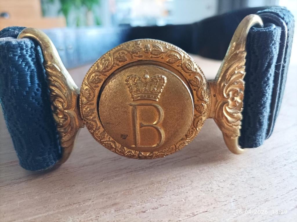 antieke ceremoniele riem "B " met kroon, Antiquités & Art, Antiquités | Vêtements et Textile, Enlèvement