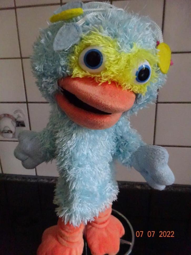 Super leuke handpop"sesamstraat":,PINO ", Kinderen en Baby's, Speelgoed | Poppen, Ophalen of Verzenden