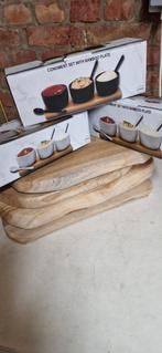 4 houtenserveerschotel en 3 snack pak serveerhapjes, Ophalen of Verzenden, Zo goed als nieuw