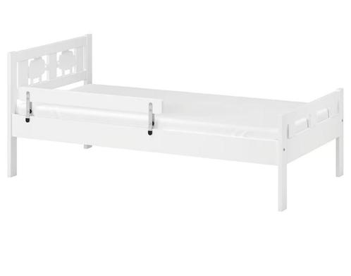 IKEA  peuterbed + matras + matrasbeschermers + nachttafel, Kinderen en Baby's, Kinderkamer | Bedden, Gebruikt, 160 tot 180 cm