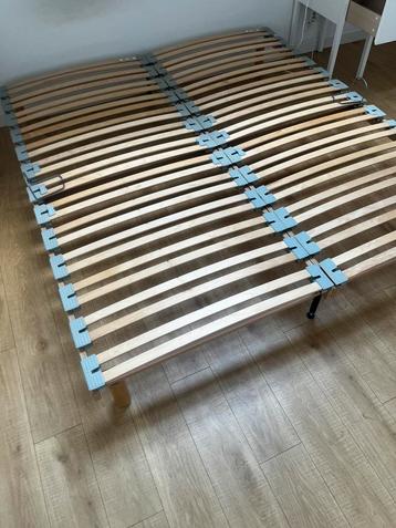 Lattenbodem op poten 2 x (90 x 200) beschikbaar voor biedingen