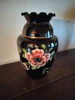 zwarte vaas met bloem in glas, Huis en Inrichting, Woonaccessoires | Vazen, Minder dan 50 cm, Glas, Gebruikt, Zwart