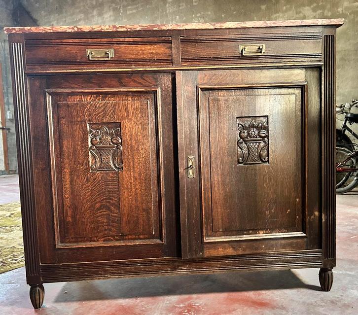 Antieke houten kast /dressoir met marmeren blad, Antiek en Kunst, Antiek | Overige Antiek, Ophalen