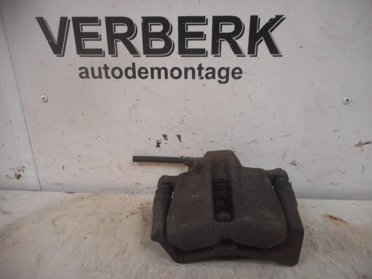 REMKLAUW RECHTS VOOR Volkswagen Polo III (6N2), Auto-onderdelen, Remmen en Aandrijving, Volkswagen, Gebruikt