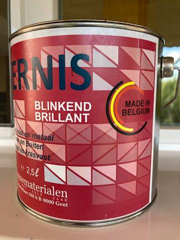 Vernis ongebruikt beschikbaar voor biedingen