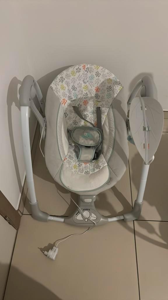 Elektrische babyschommel, Kinderen en Baby's, Wipstoeltjes, Zo goed als nieuw, Ophalen
