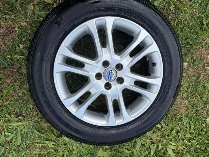 Volvo xc60 velg Winterset, Auto-onderdelen, Banden en Velgen, Band(en), Winterbanden, 18 inch, 235 mm, Personenwagen, Gebruikt