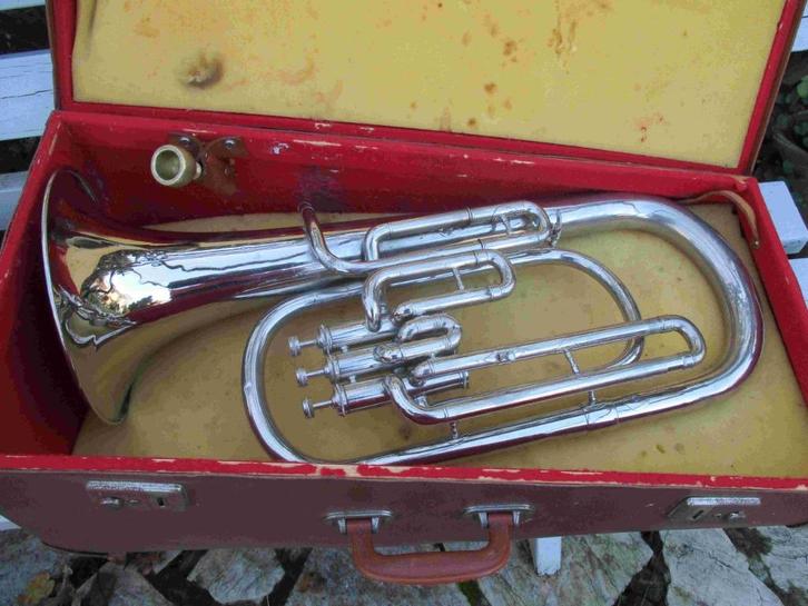 Bariton-tuba F.Besson, Muziek en Instrumenten, Blaasinstrumenten | Tuba's, Gebruikt, Tuba in si bemol, Met koffer of draagtas