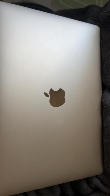 MacBook rose gold beschikbaar voor biedingen