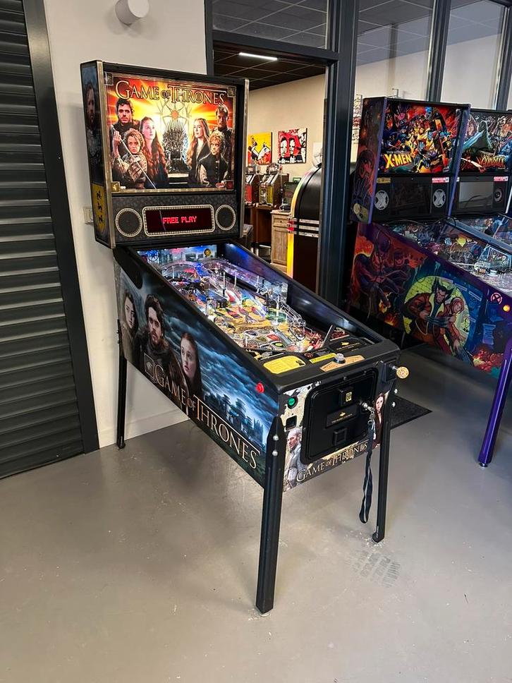 Prachtige flipperkast Stern Game Of Thrones Pinball, Verzamelen, Automaten | Flipperkasten, Zo goed als nieuw, Dot-matrix, Flipperkast